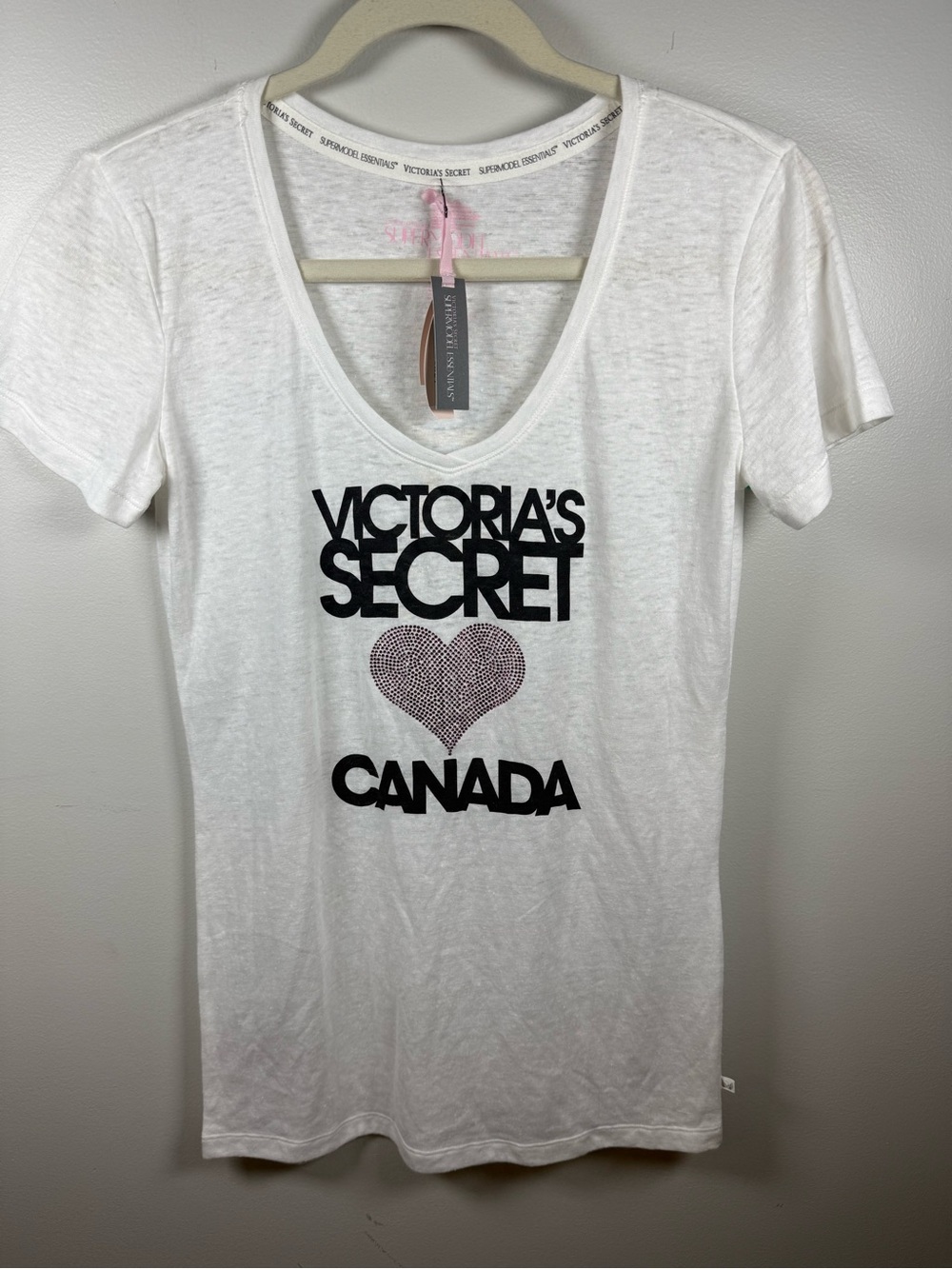 VICTORIA’S SECRET | BNWT Angels Rhinestone Canada Tee Size M